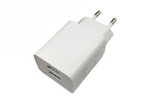 MicroConnect Charger for Smartphones 2.4Amp