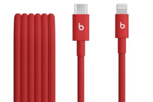 Apple Beats 1.5 M Red