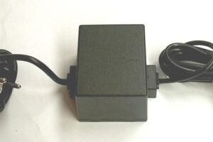 Hewlett Packard Enterprise 9100-4505 power adapter