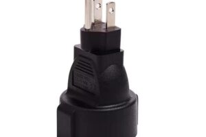 MicroConnect Universal adapter US/Schuko
