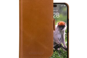 dbramante1928 Lynge iPhone 15 Plus Tan