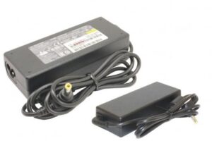 Fujitsu AC Adaptor 19V 90W 3 Pin