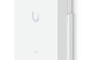 Ubiquiti An AC power adapter delivers